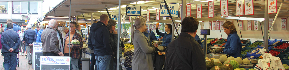 Zentrum- des-Stadskanaal-Provinz-Groningen-unweit-der-deutschen- Grenze-Tipps-für-einen-Tagesausflug-in den-Niederlanden-markt